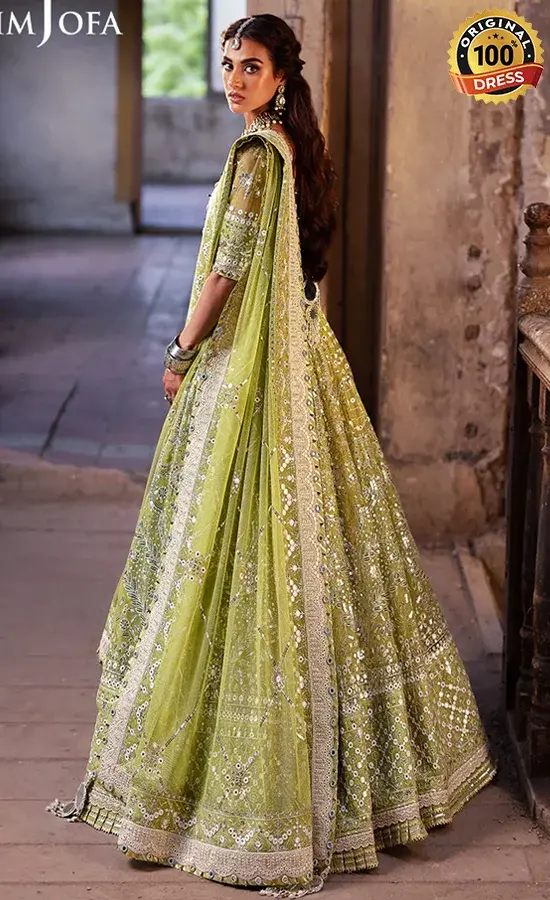 Champagne Lehenga For Wedding Guests (4)