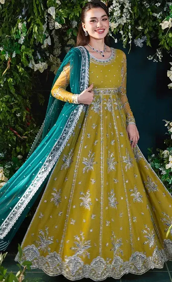 Asim-jofa-Salwar-Kameez-For-Wedding-Guestss-2